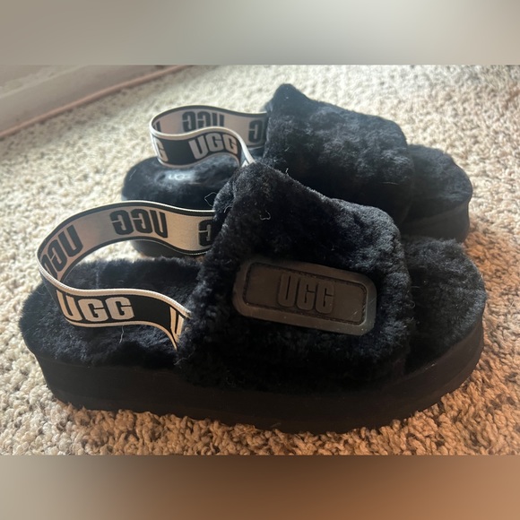 UGG Black platform slippers - Size 9 - Picture 1 of 3